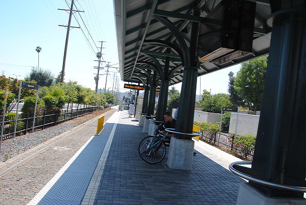 MTA.Gold.Highland Park Station15