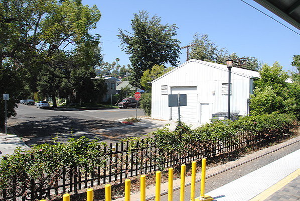 MTA.Gold.Highland Park Station29