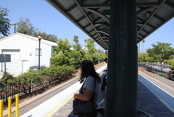 MTA.Gold.Highland Park Station30
