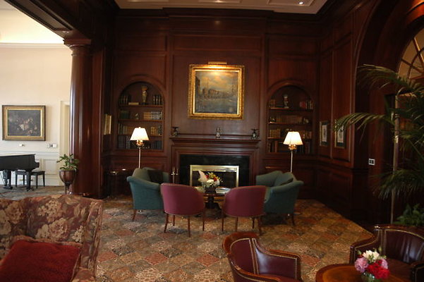 Sherwood CC MainParlor.05
