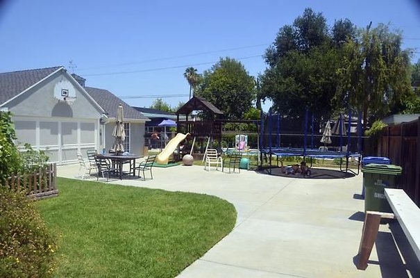 Van Nuys Homes 109