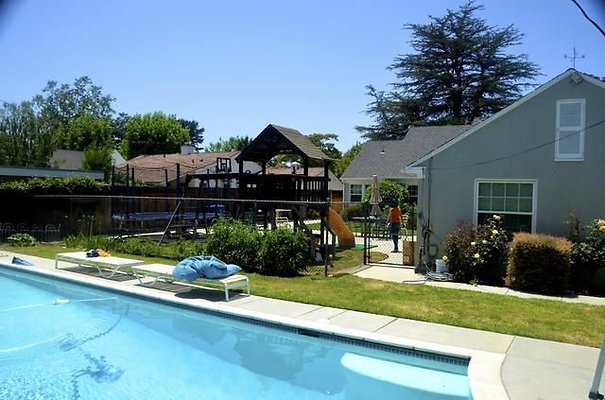 Van Nuys Homes 116