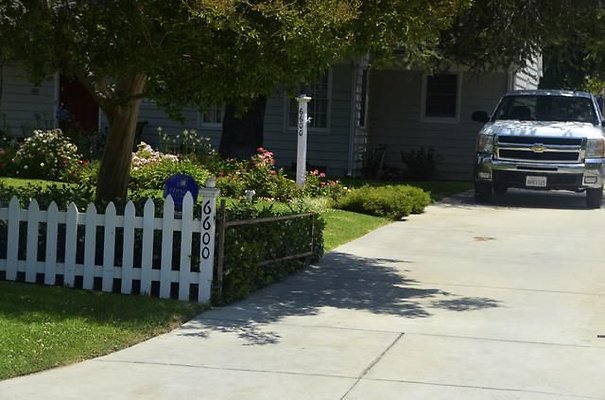 Van Nuys Homes 87 1