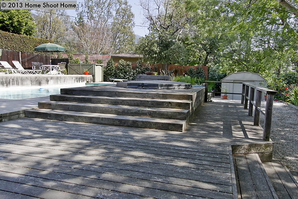 52above-ground-jacuzzi