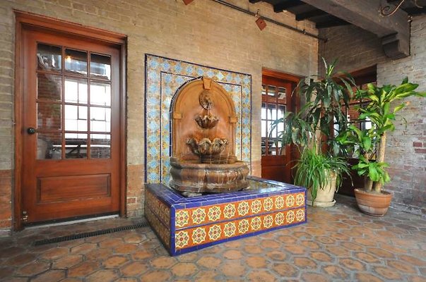3847 courtyard4