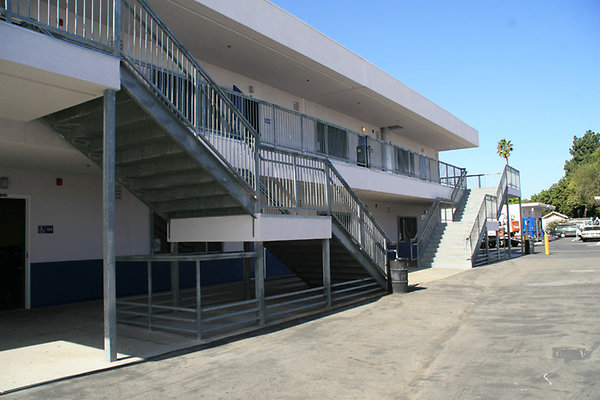 Exterior-Campus-4