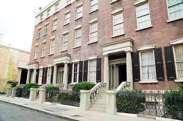 Paramount.Backlot.240