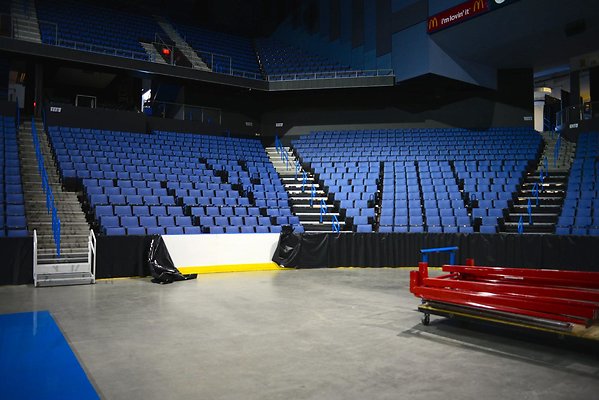 31.CBBank.Arena.Ontario