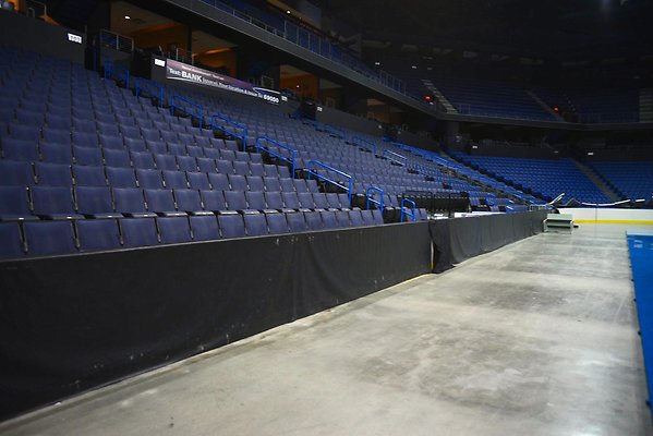 25.CBBank.Arena.Ontario