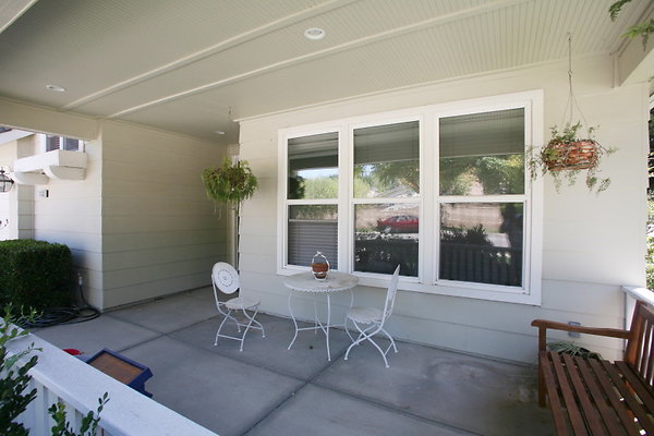 626A Front Porch 0114 1