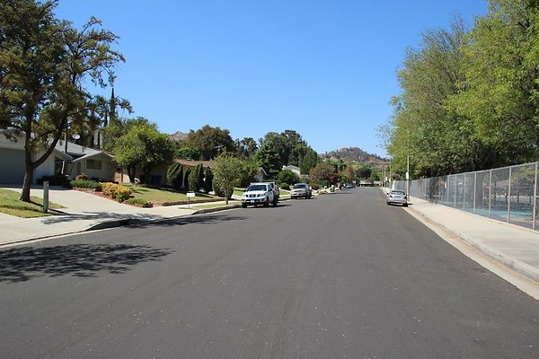 26.Neighborhood.Goya-Titian.GranadaHills