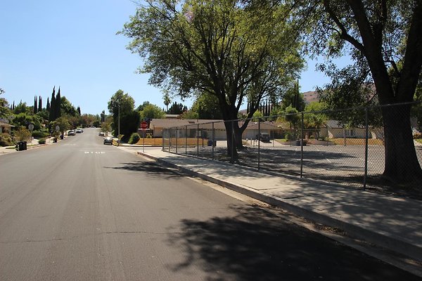 07.Neighborhood.Goya-Titian.GranadaHills