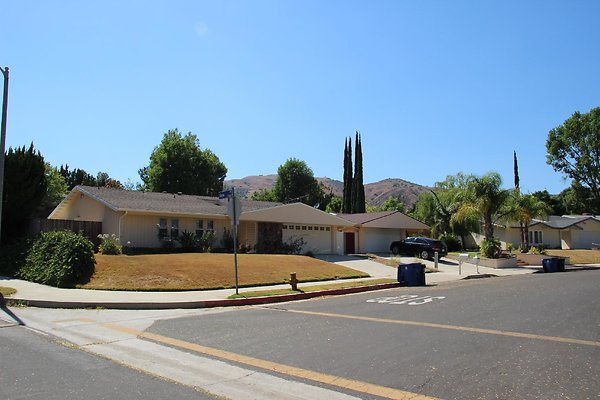 34.Neighborhood.Goya-Titian.GranadaHills