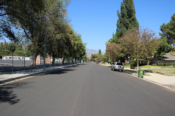 08.Neighborhood.Goya-Titian.GranadaHills