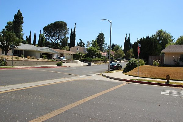 20.Neighborhood.Goya-Titian.GranadaHills
