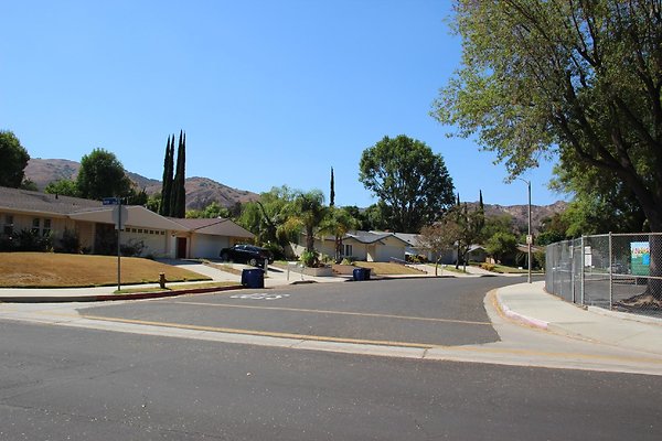16.Neighborhood.Goya-Titian.GranadaHills