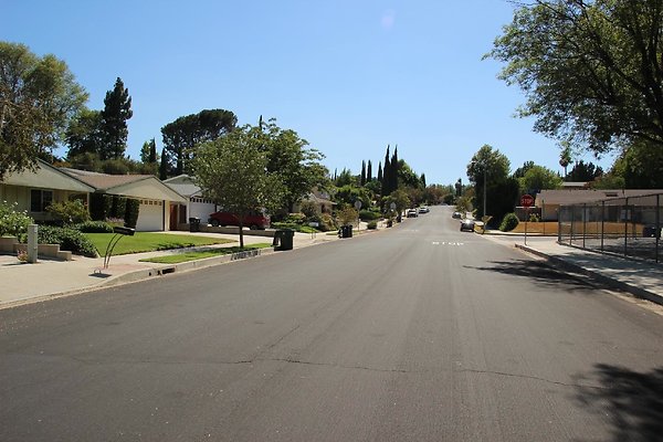 06.Neighborhood.Goya-Titian.GranadaHills
