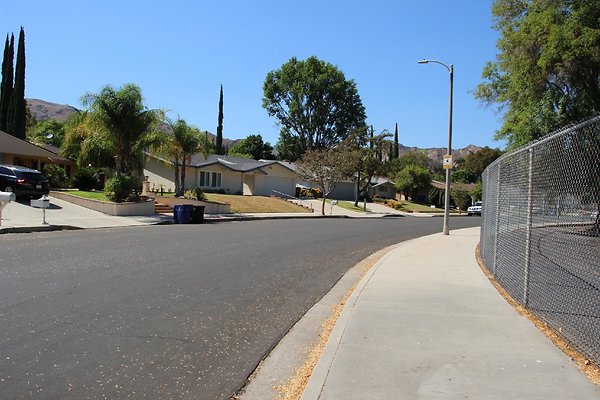 23.Neighborhood.Goya-Titian.GranadaHills