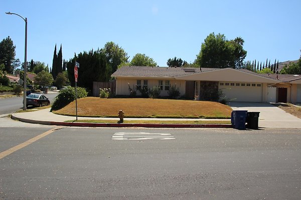 21.Neighborhood.Goya-Titian.GranadaHills