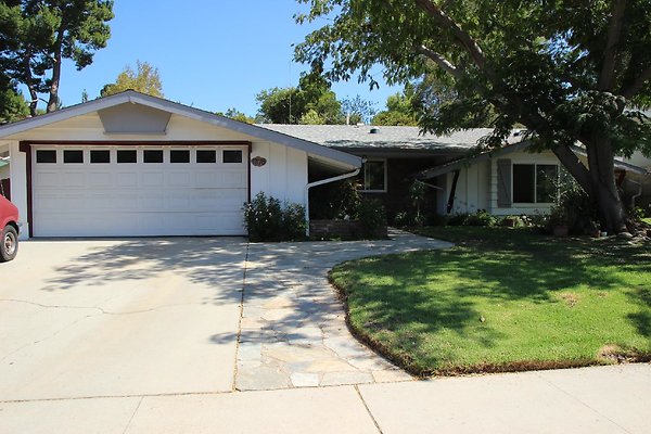 13.Neighborhood.Goya-Titian.GranadaHills