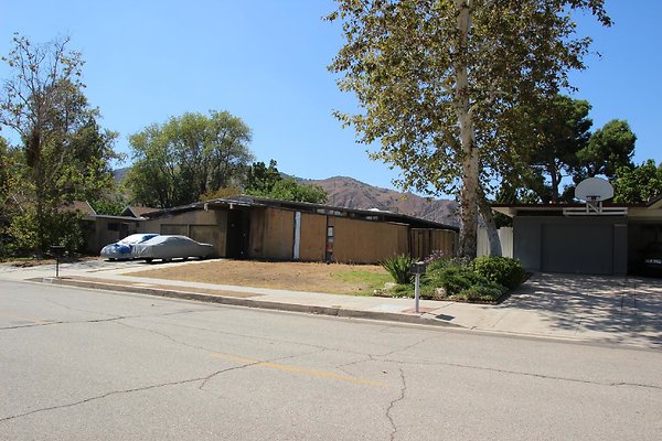 118.Neighborhood.EICHLER.Lisette.GranadaHills