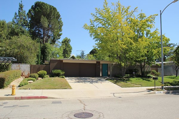 111.Neighborhood.EICHLER.Lisette.GranadaHills