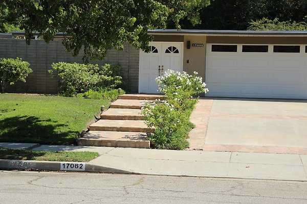 67.Neighborhood.EICHLER.Lisette.GranadaHills