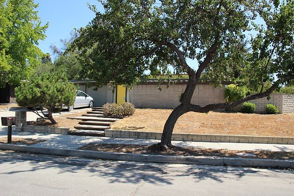20.Neighborhood.EICHLER.Lisette.GranadaHills