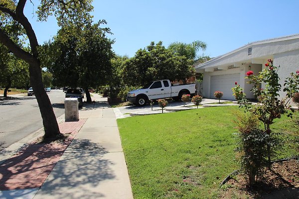 66.Neighborhood.EICHLER.Lisette.GranadaHills
