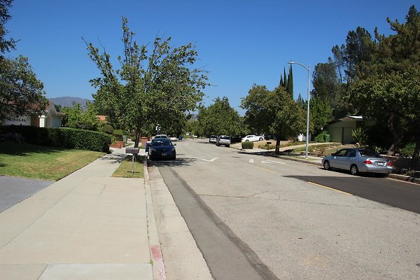 103.Neighborhood.EICHLER.Lisette.GranadaHills
