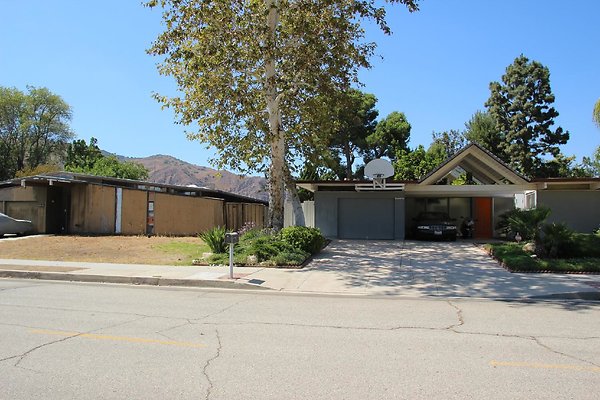 119.Neighborhood.EICHLER.Lisette.GranadaHills