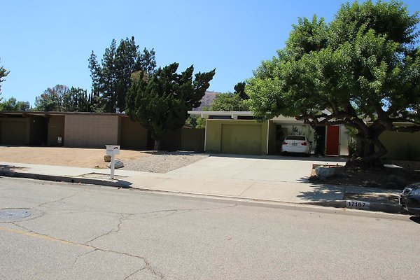 181.Neighborhood.EICHLER.Lisette.GranadaHills