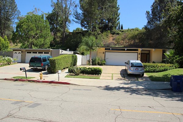 74.Neighborhood.EICHLER.Lisette.GranadaHills