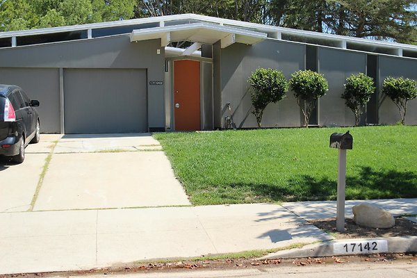 125.Neighborhood.EICHLER.Lisette.GranadaHills
