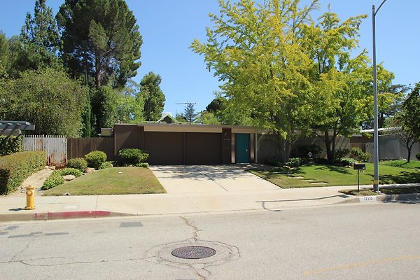 110.Neighborhood.EICHLER.Lisette.GranadaHills
