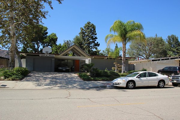 120.Neighborhood.EICHLER.Lisette.GranadaHills