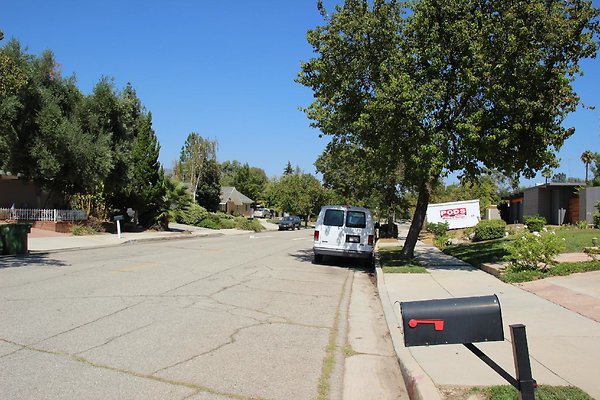 61.Neighborhood.EICHLER.Lisette.GranadaHills