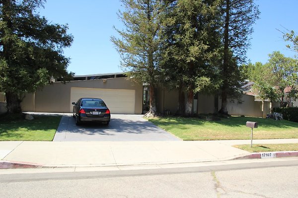 102.Neighborhood.EICHLER.Lisette.GranadaHills