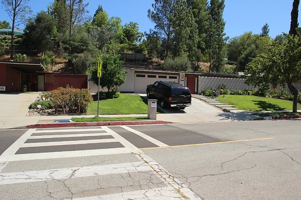 106.Neighborhood.EICHLER.Lisette.GranadaHills
