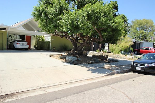185.Neighborhood.EICHLER.Lisette.GranadaHills
