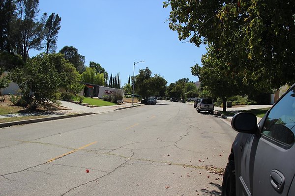 43.Neighborhood.EICHLER.Lisette.GranadaHills