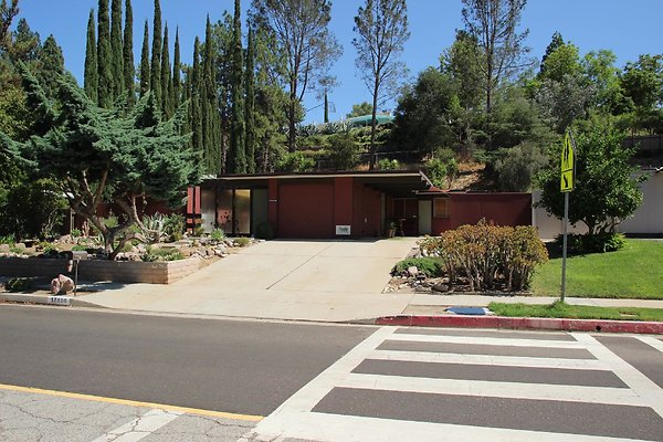 93.Neighborhood.EICHLER.Lisette.GranadaHills