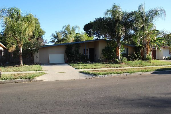 32.19409.Lull.St.Reseda