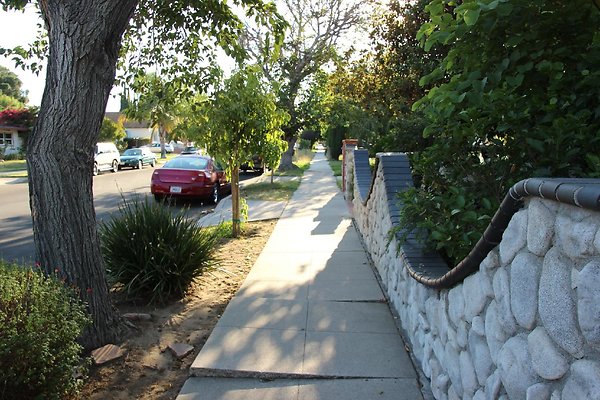 38.19409.Lull.St.Reseda