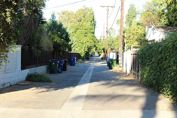 63.7612.Bothwell.Rd.Reseda