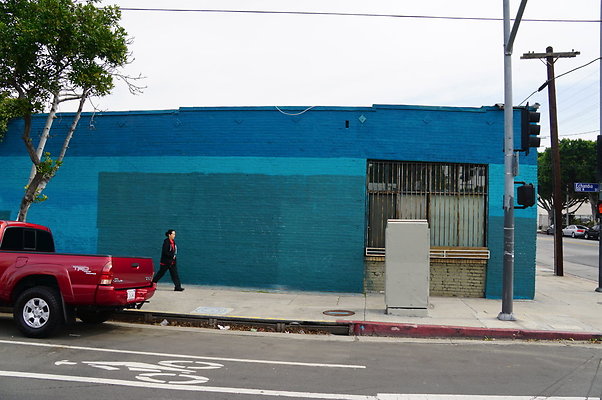 Cesar.Chavez.Blue.Wall.Circle.36