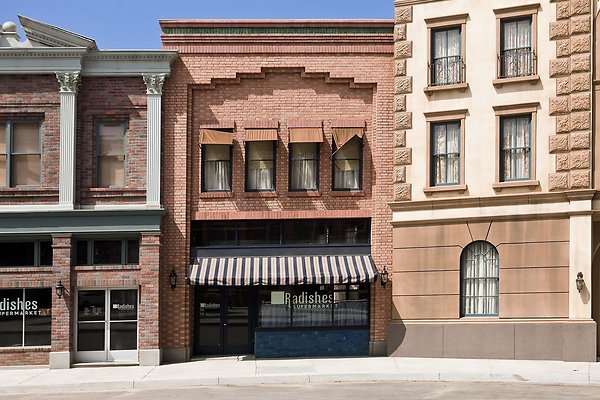 store-front-overhang