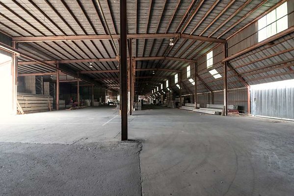11016 warehouse13
