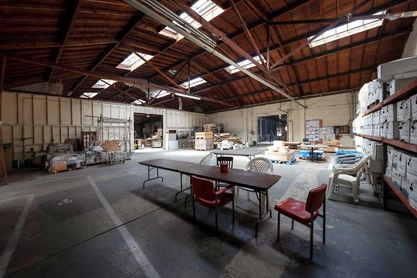 11016 warehouse2