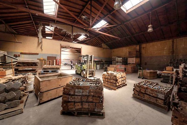 11016 warehouse10